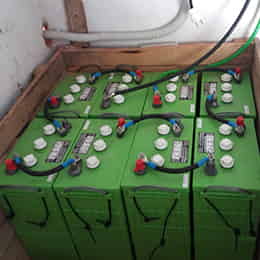 Instalaci&oacute;n Bater&iacute;a UPower 550Ah 6V UP-GC16 