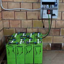 Instalaci&oacute;n Bater&iacute;a UPower 550Ah 6V UP-GC16