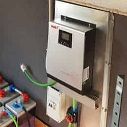 Instalaci&oacute;n Inversor Cargador 3000W 24V MPPT 50A Must Solar