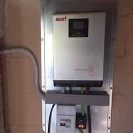Instalaci&oacute;n Inversor Cargador 3000W 24V MPPT 50A Must Solar